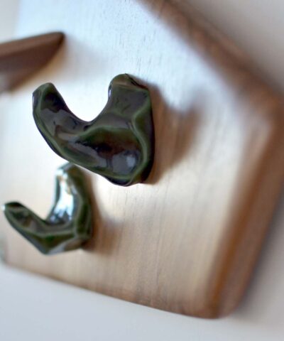 walnut wood and porcelain porte manteau