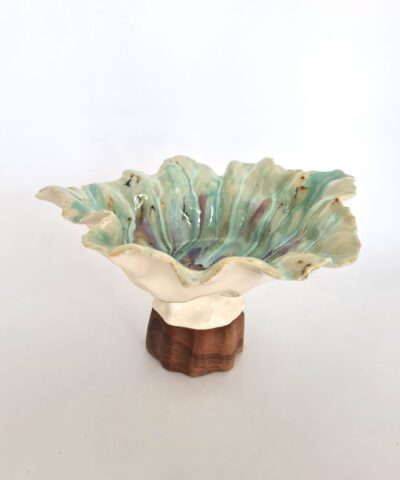 SEASHELL BOWL WITH WOODEN STAND